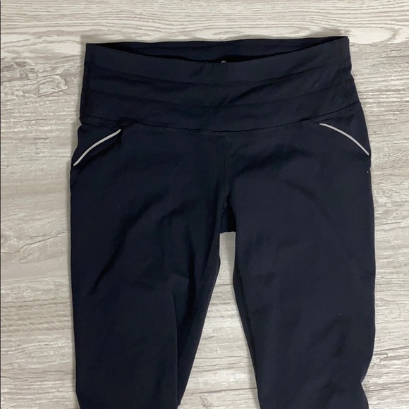 Athleta Black Capri Legging - Picture 2 of 8